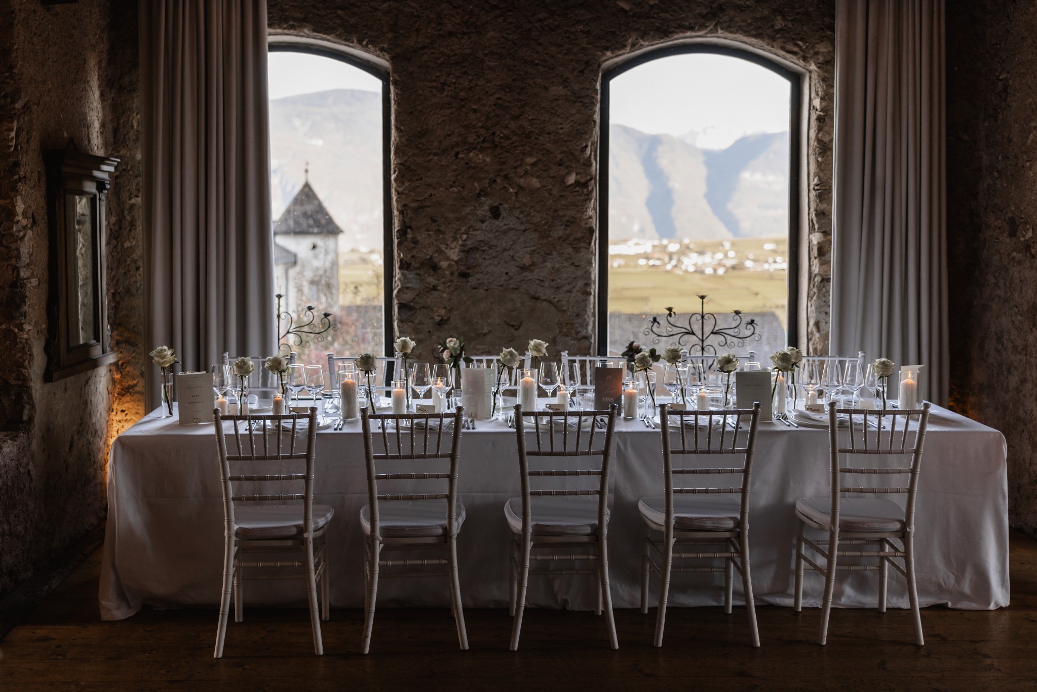 La sala da pranzo affacciata sul paesaggio